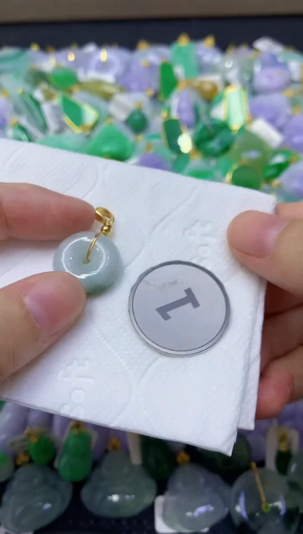 颈饰未镶嵌翡翠天然缅甸翡翠A货