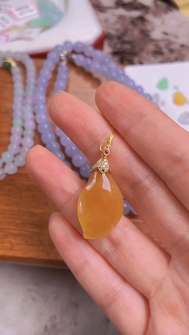 翡翠18K金镶嵌颈饰天然缅甸翡翠吊坠