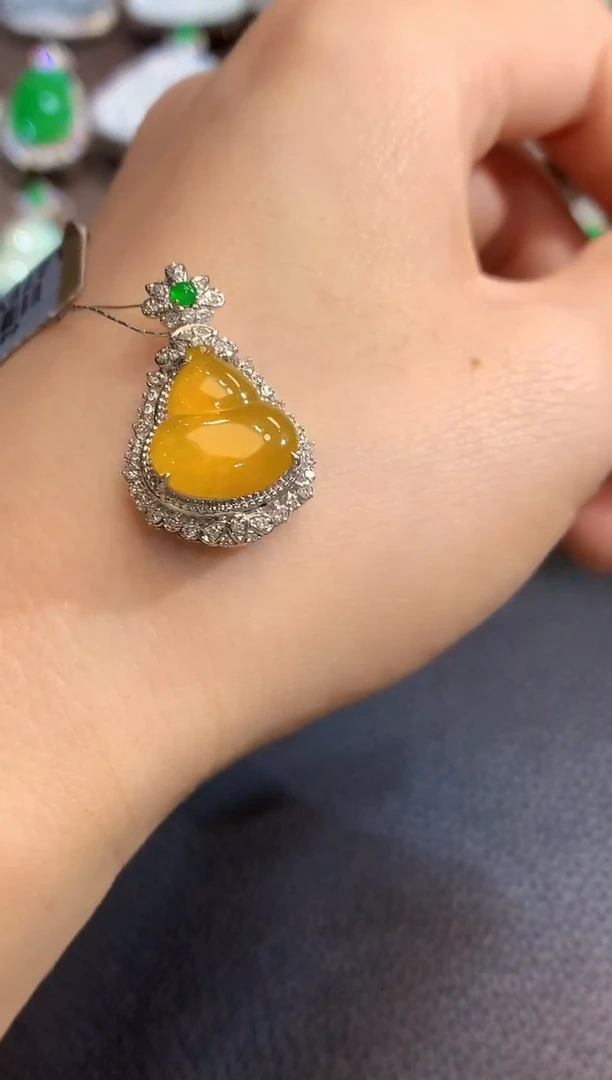 吊坠(不含链)18K金镶嵌翡翠A34