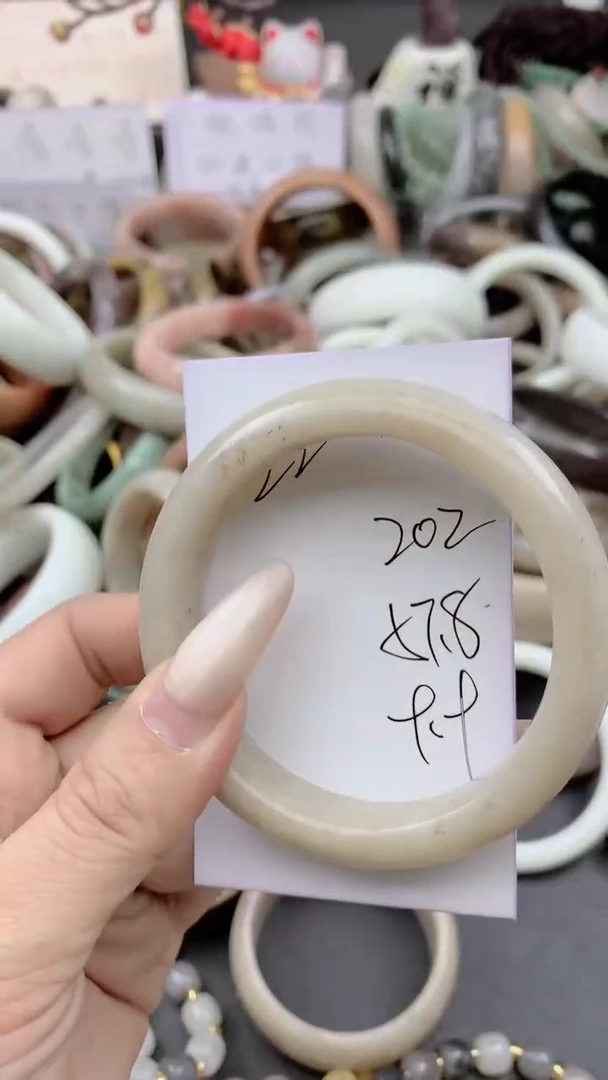 未镶嵌手镯石英质玉202