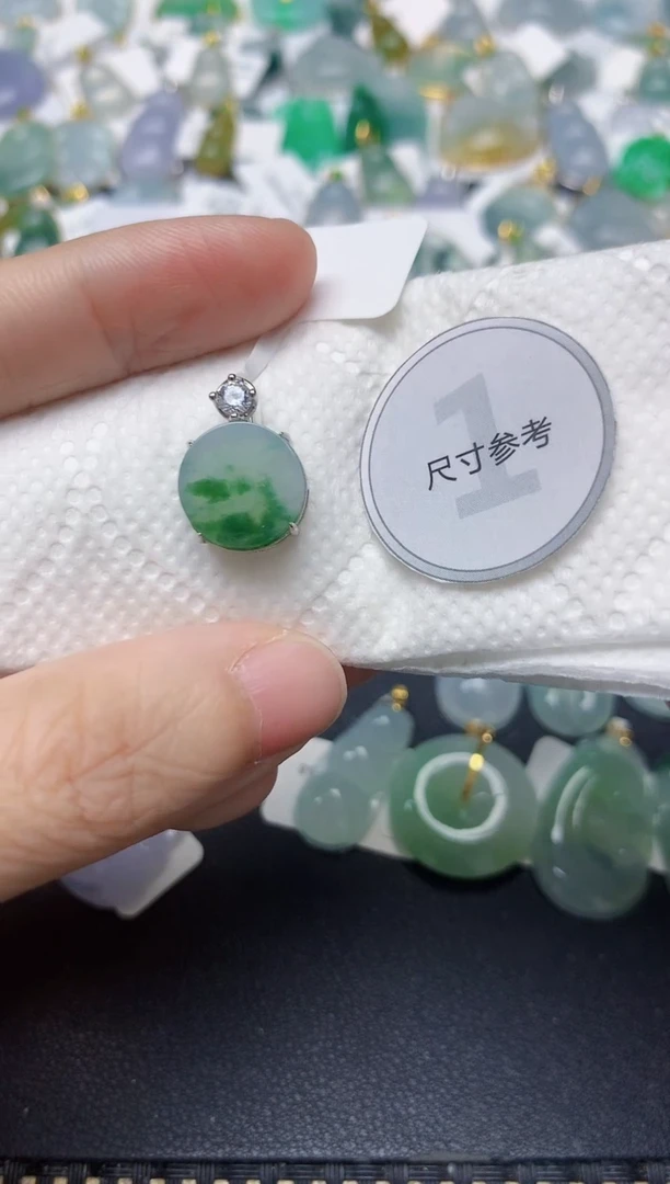 颈饰未镶嵌翡翠天然缅甸A货翡翠