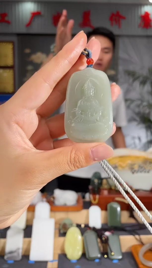 和田玉未镶嵌颈饰1