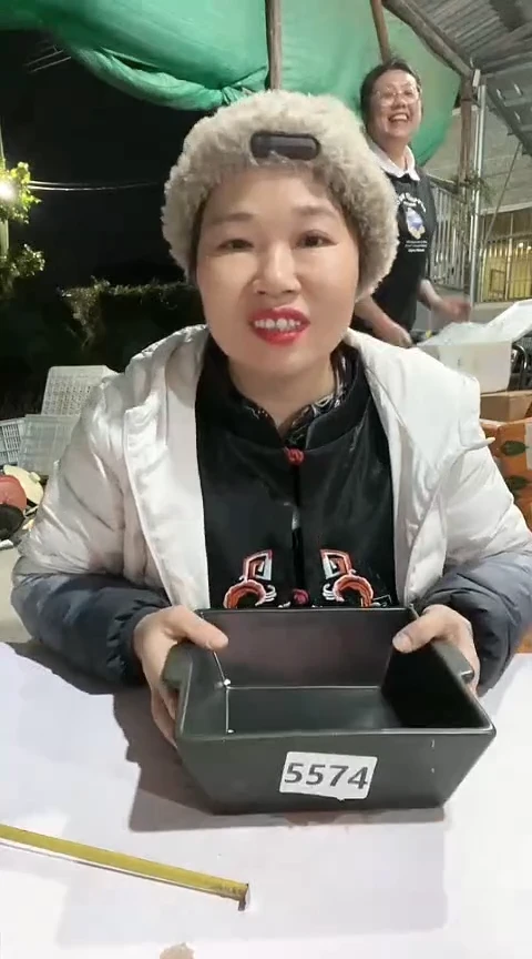 陶5574瑕疵黑色四方锅不带盖