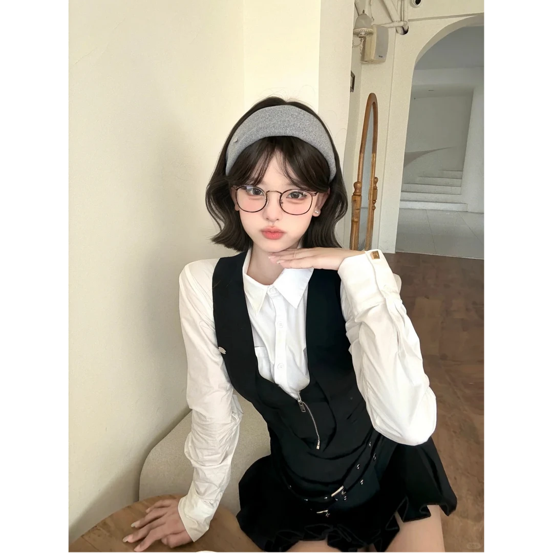 【甜酷少女】2025秋季学院风显瘦衬衫V领叠穿马甲背心配短裙三件套