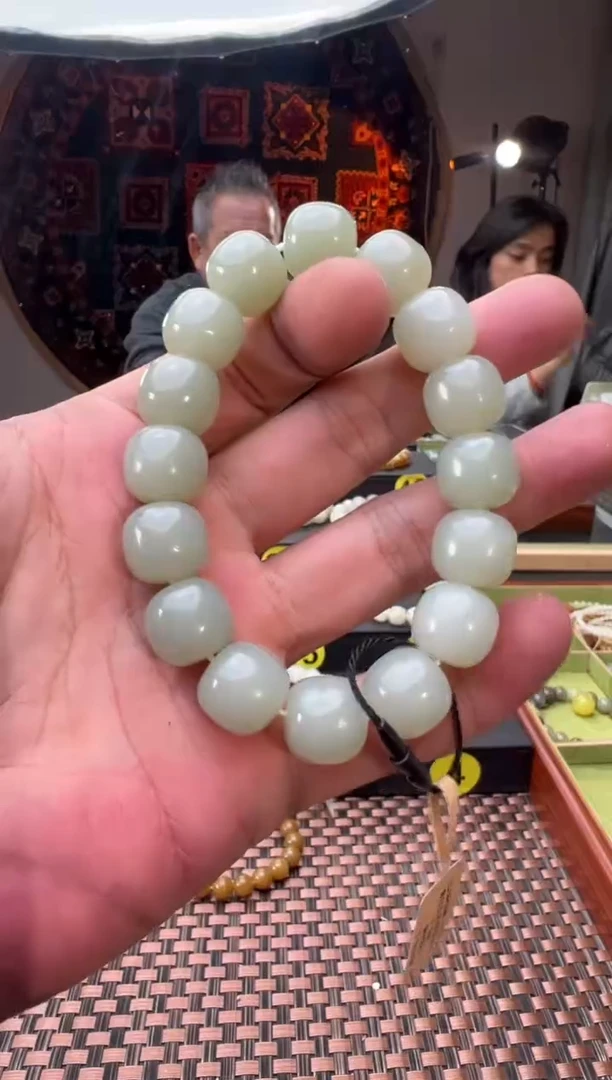 未镶嵌手串和田玉且末料青白玉老型珠手串卡13*14