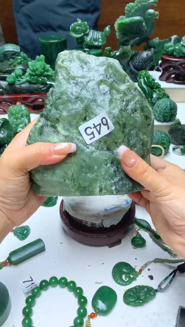 未镶嵌和田玉摆件1