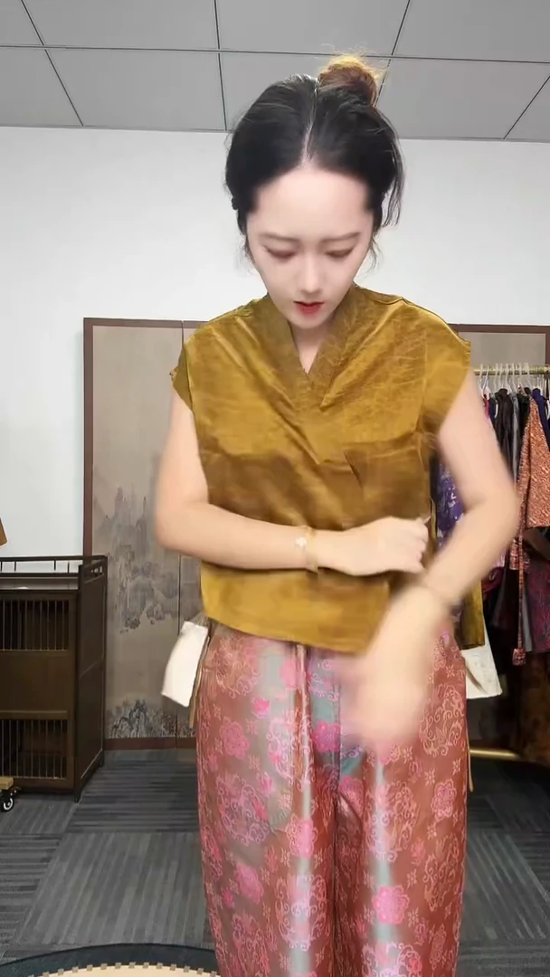 闪购100桑蚕丝金龟缎道袍