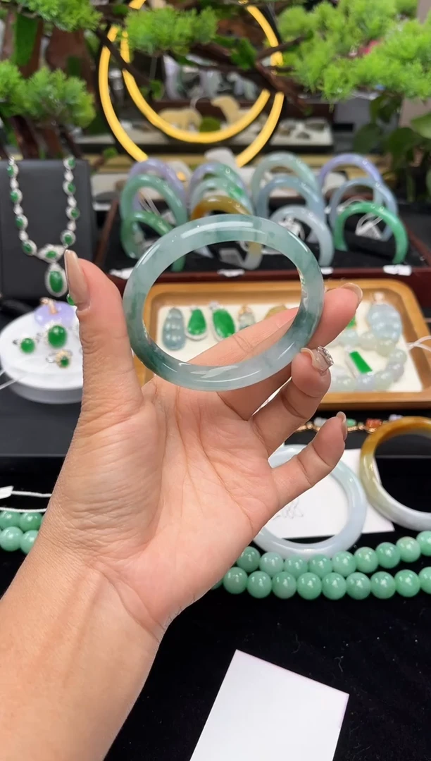 未镶嵌手镯翡翠手镯