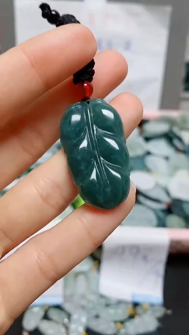 【闪购商品】翡翠颈饰未镶嵌天然翡翠A货