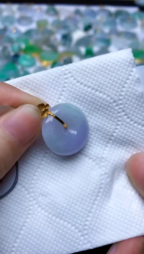 颈饰18K金镶嵌翡翠天然A货翡翠