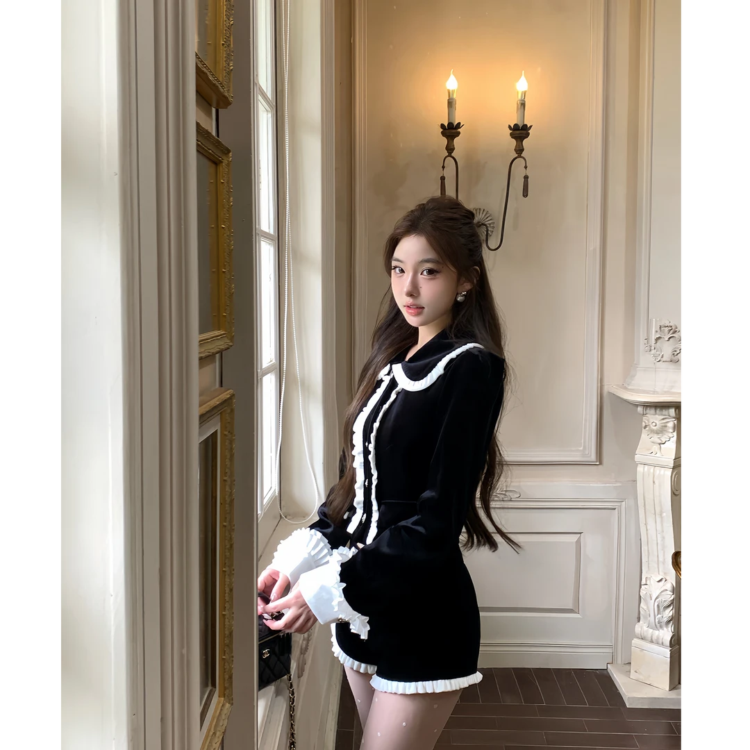 圆舞曲黑色丝绒压褶撞色袖子外套女配显瘦高腰新款木耳边短裤套装