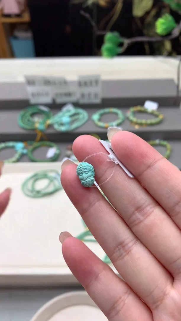 绿松石未镶嵌雕刻D15