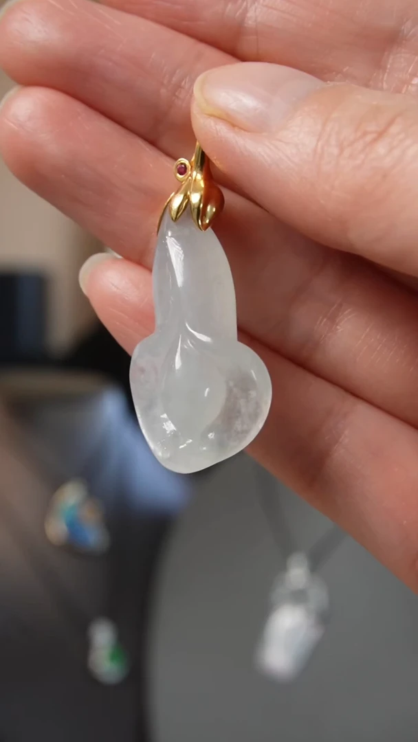 【闪购商品】翡翠吊坠(不含链)18K金镶嵌天然缅甸翡翠吊坠