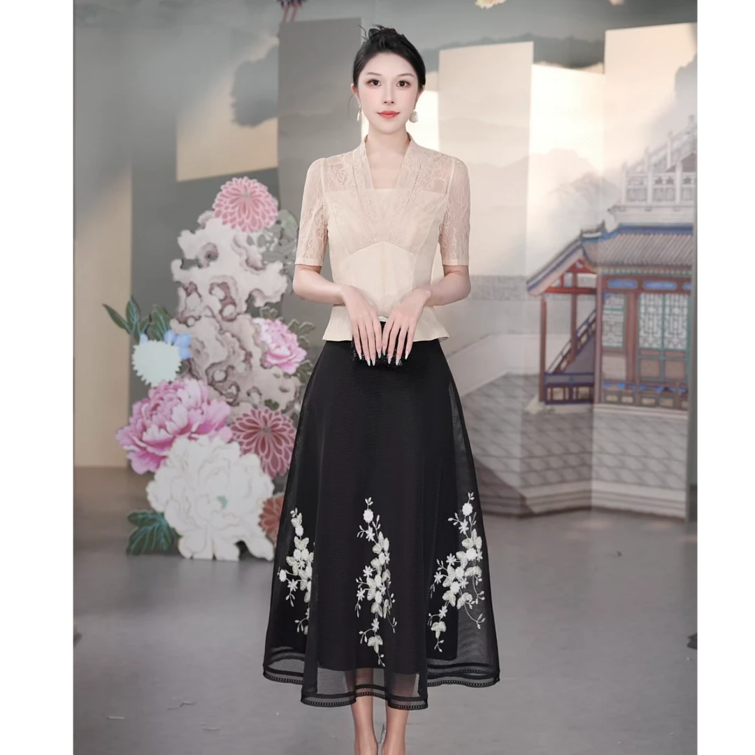 SUSSI/古色25新款显年轻漂亮时尚女装青衣黑百搭刺绣经典半身裙