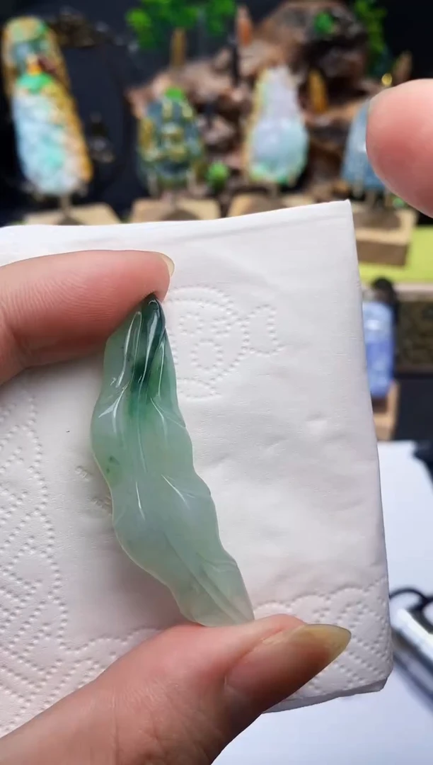 【闪购商品】翡翠颈饰未镶嵌翡翠A货