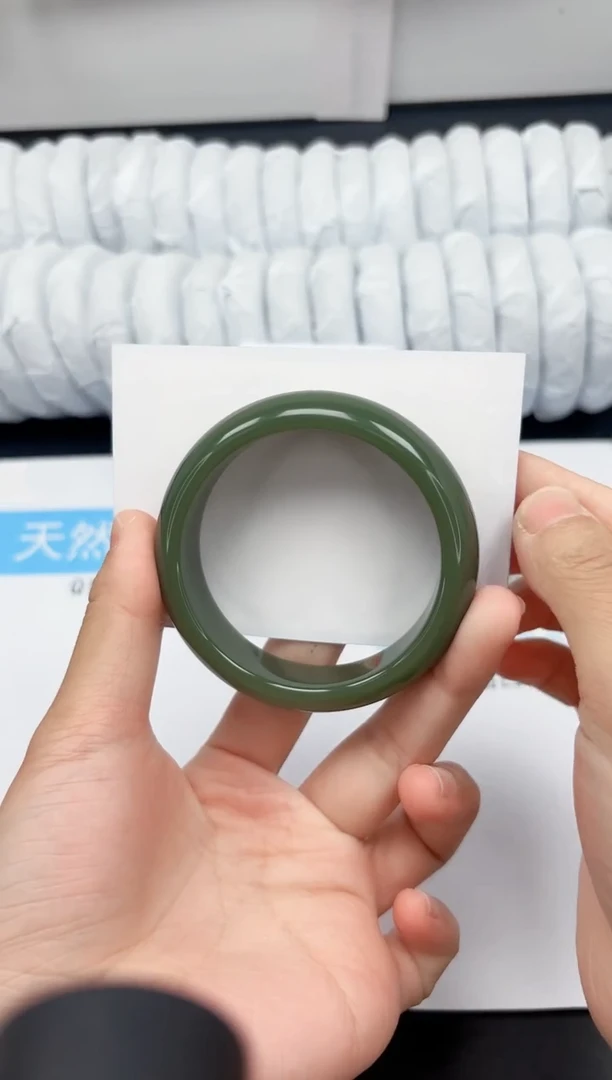【闪购商品】石英质玉手镯未镶嵌58-55.6