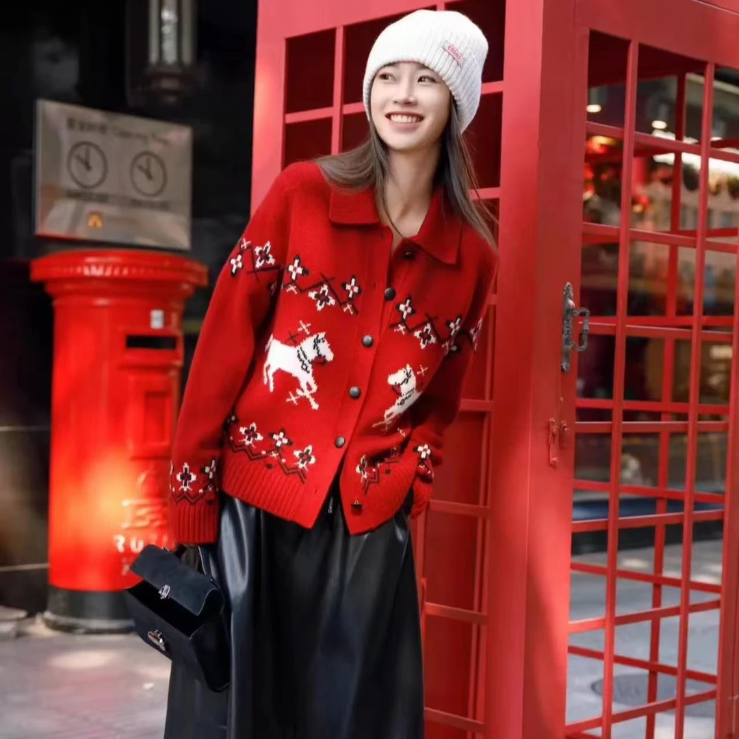 现货！费尔岛提花女士25年秋冬新品生肖装饰小翻领开衫外套Z8539