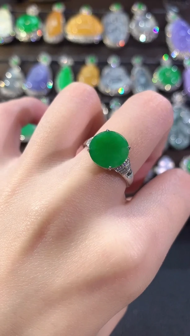 18K金镶嵌戒指翡翠冬日珠宝W55