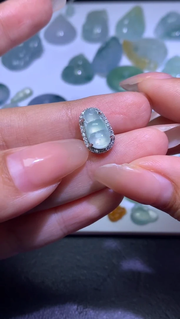 颈饰未镶嵌翡翠净货