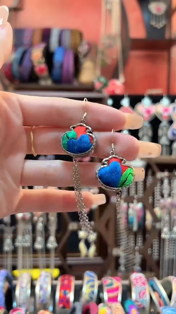 织绣 云织谣民族风精美饰品   266**