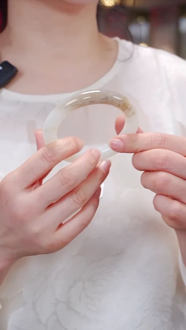 和田玉手镯未镶嵌99【】圈口60-61