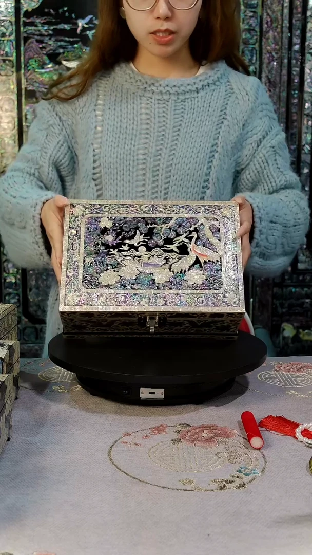 鱼锁绒布底·弘贝雅螺钿漆器文化馆