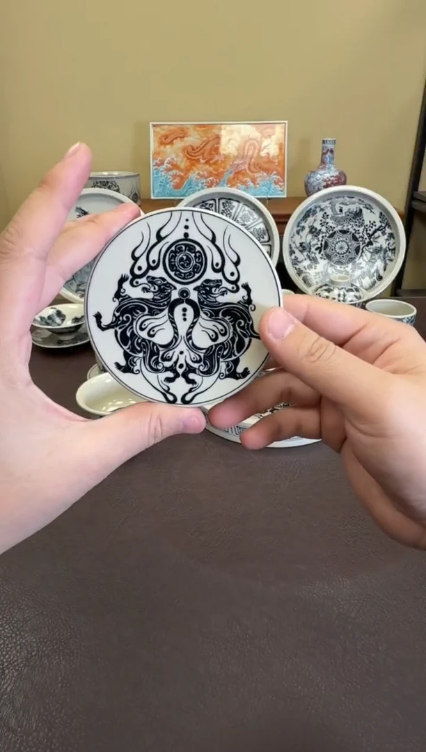 二号釉虎符纹盖置