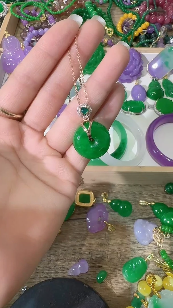 吊坠(赠链)14K金镶嵌石英质玉绿面包括