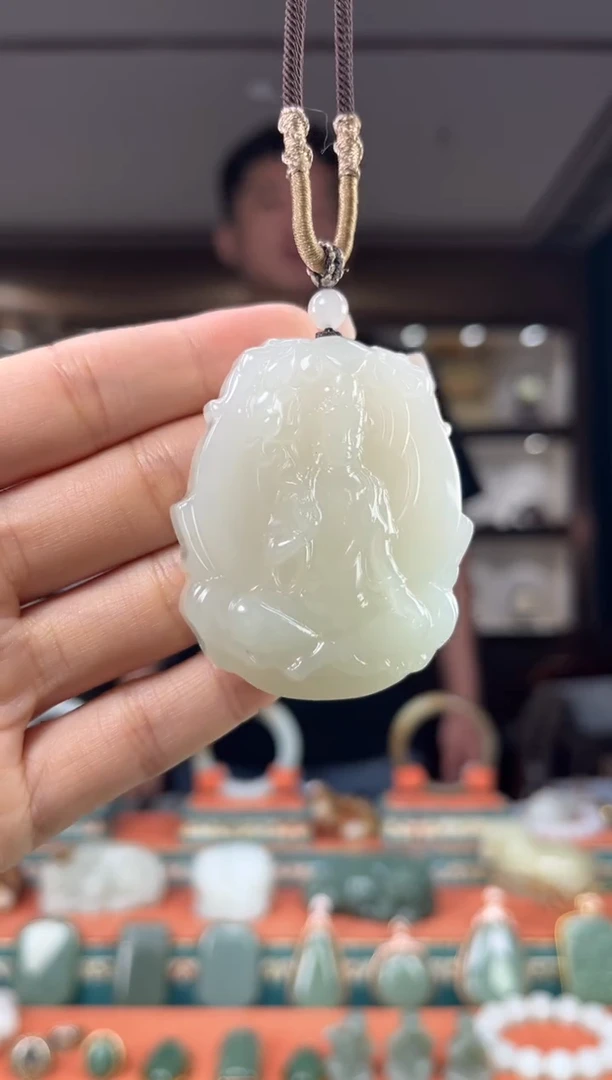 颈饰未镶嵌和田玉佩佩