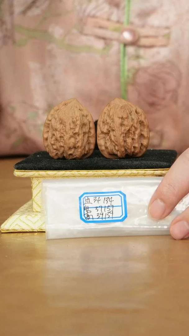 把件文玩核桃赤龙鸡心