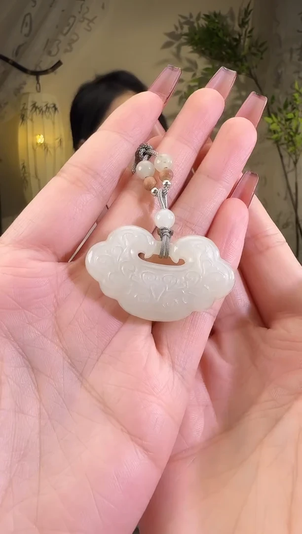 【闪购商品】和田玉颈饰未镶嵌平安锁