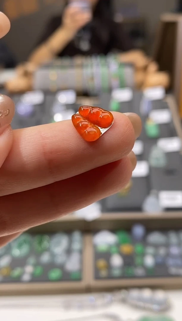 颈饰未镶嵌翡翠豆子