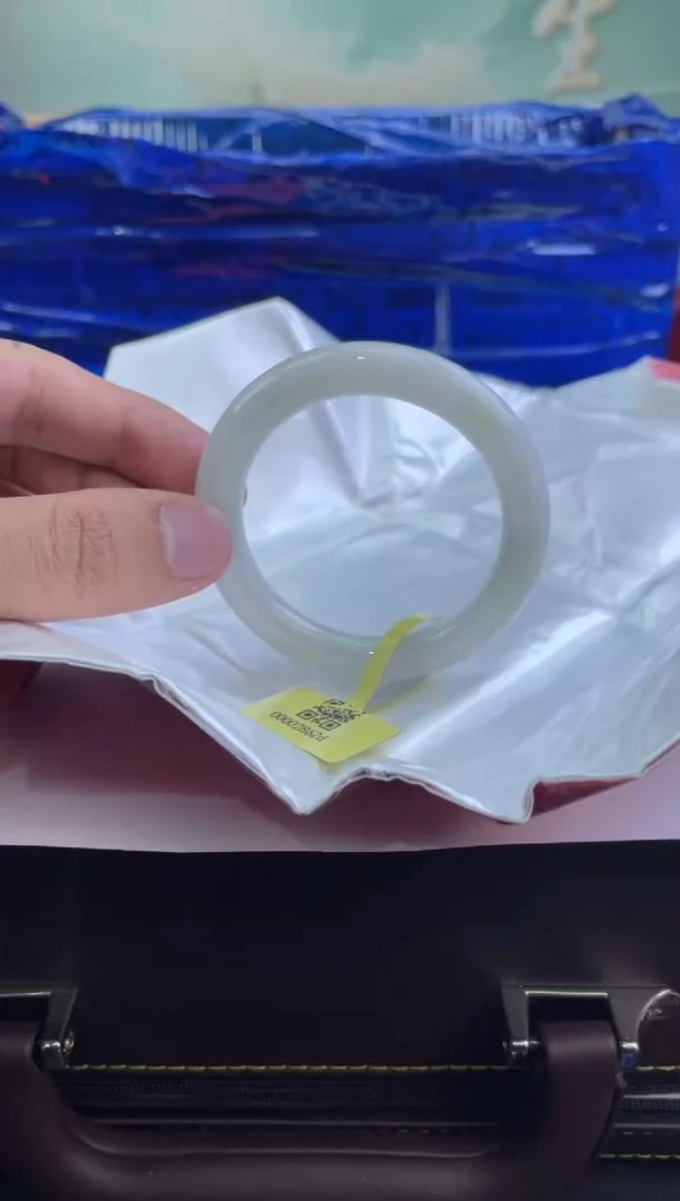 翡翠手镯未镶嵌26翡翠手镯