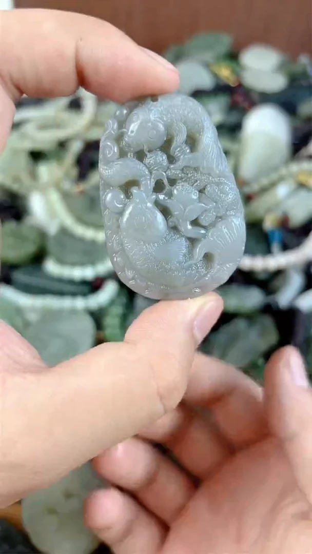 和田玉未镶嵌颈饰1