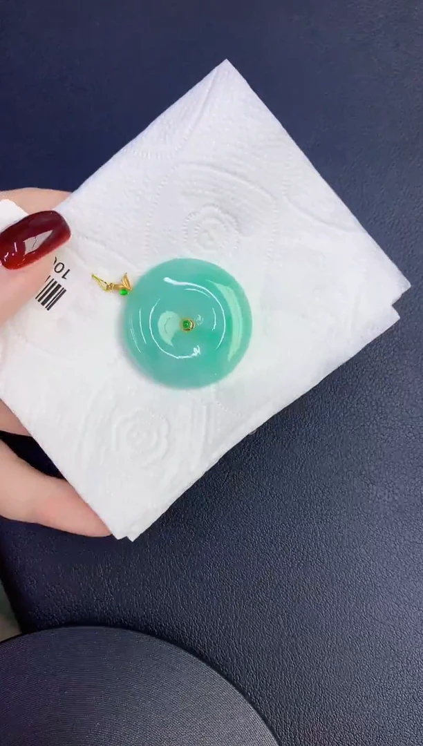 颈饰18K金镶嵌翡翠缅甸天然翡翠A货