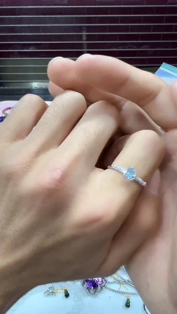 银S925镶嵌戒圈海蓝宝石L***言1223m087多样性发其一