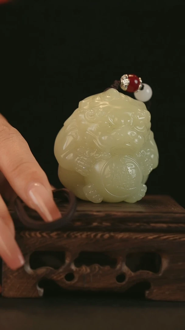 云南石有求必应貔貅把件