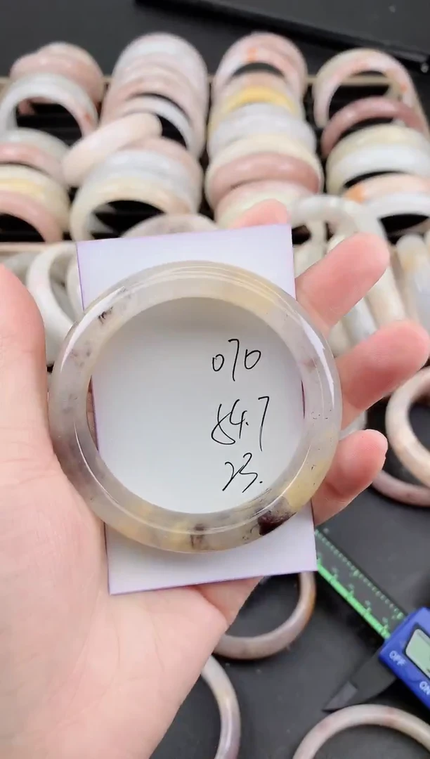 未镶嵌手镯石英质玉（金丝玉）070