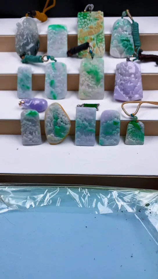 翡翠未镶嵌颈饰天然翡翠吊坠挂件