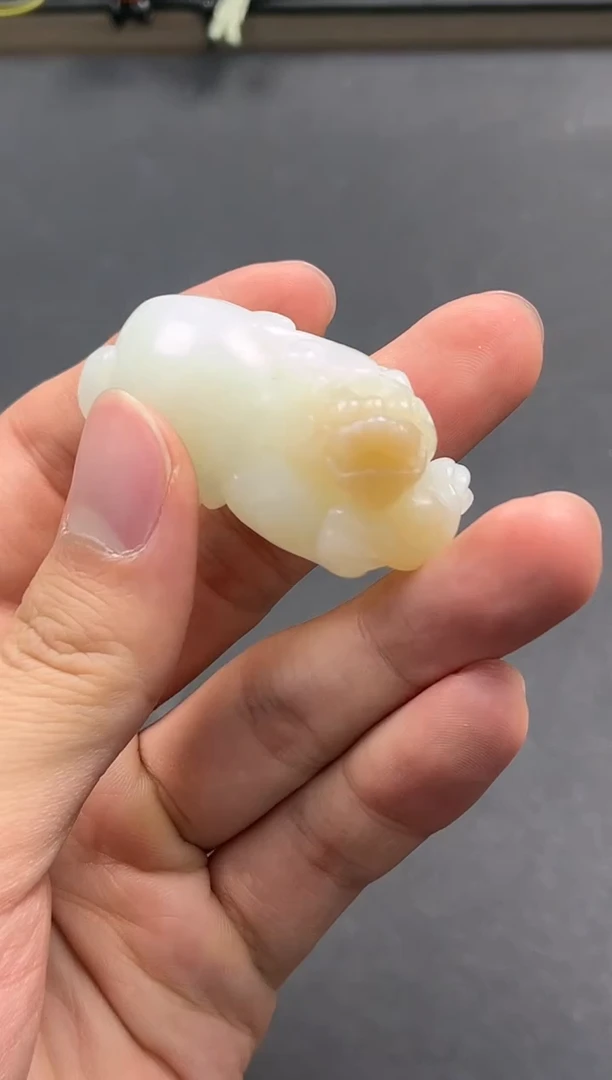未镶嵌手串和田玉俄料糖白貔貅微色差