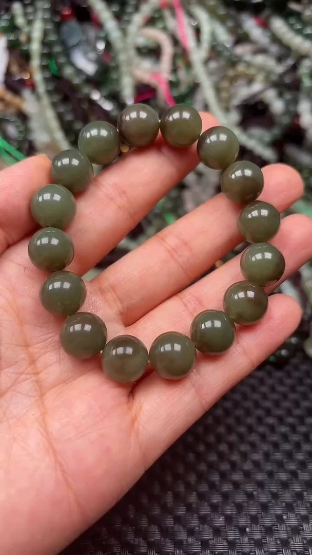 和田玉未镶嵌颈饰1