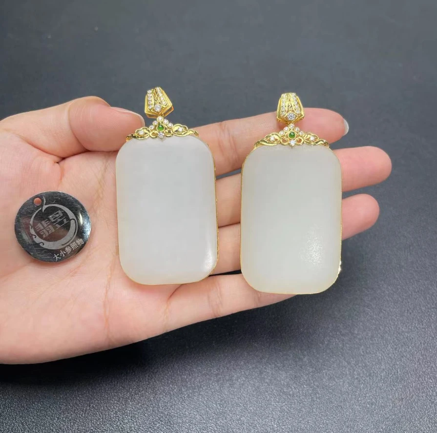39901T04-3B3-和田玉吊坠18K金镶-多样性发其一