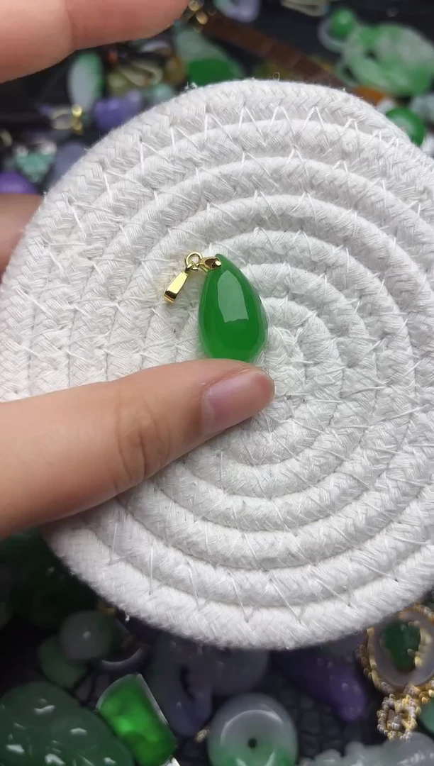 颈饰未镶嵌翡翠缅甸翡翠吊坠