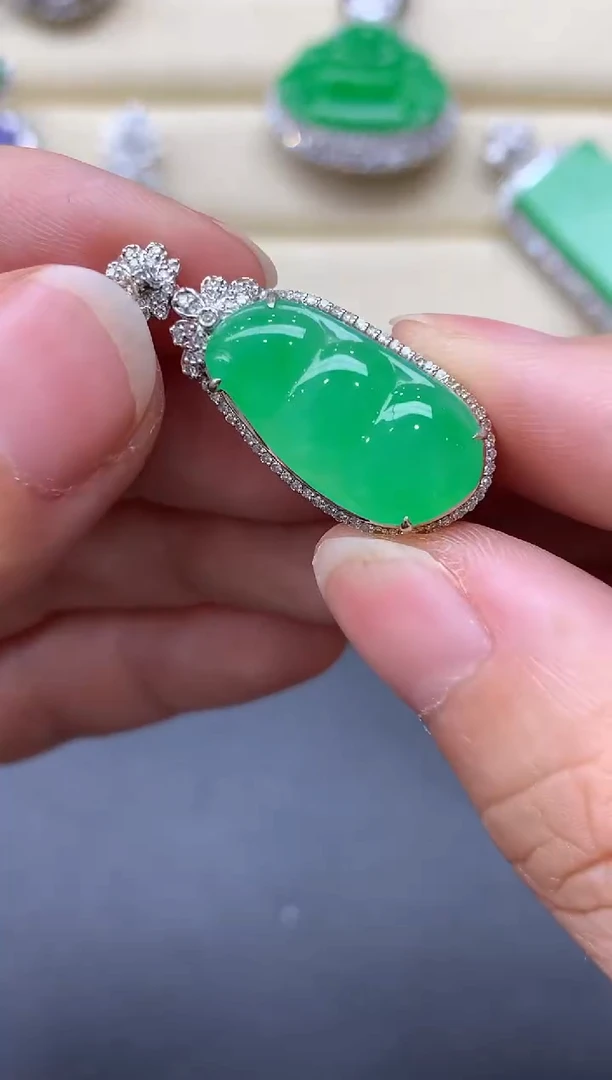 翡翠18K金镶嵌颈饰431-中国好珍宝