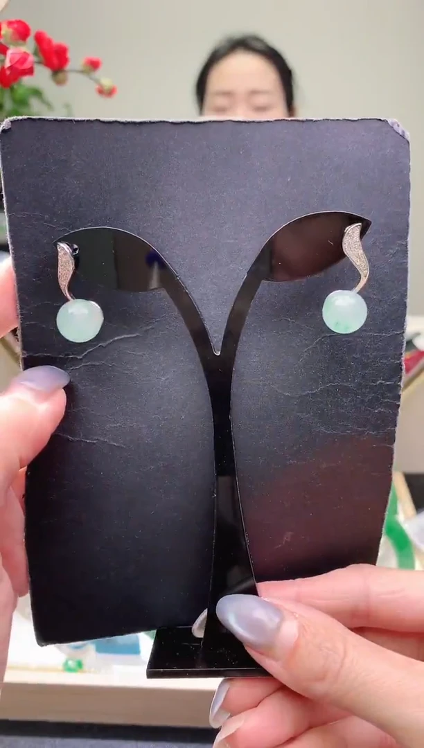 未镶嵌石英质玉耳坠耳坠