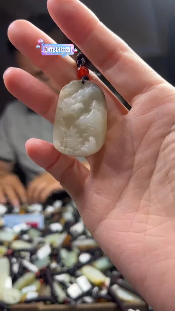 和田玉未镶嵌颈饰`