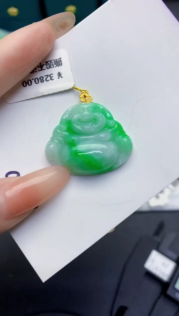 颈饰18K金镶嵌翡翠缅甸天然翡翠A货