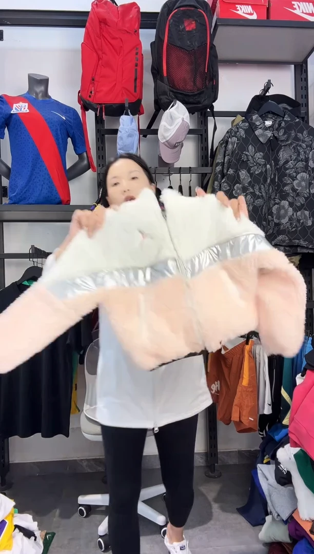 484编码 瑕疵款直播间过款为准 尺码