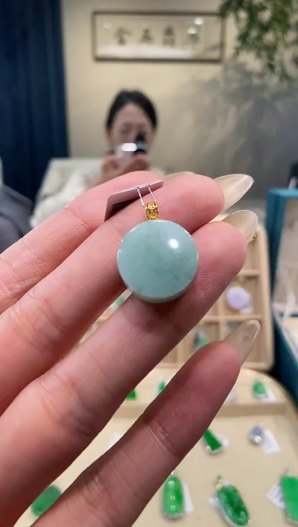 【闪购商品】翡翠吊坠(不含链)18K金镶嵌无事牌