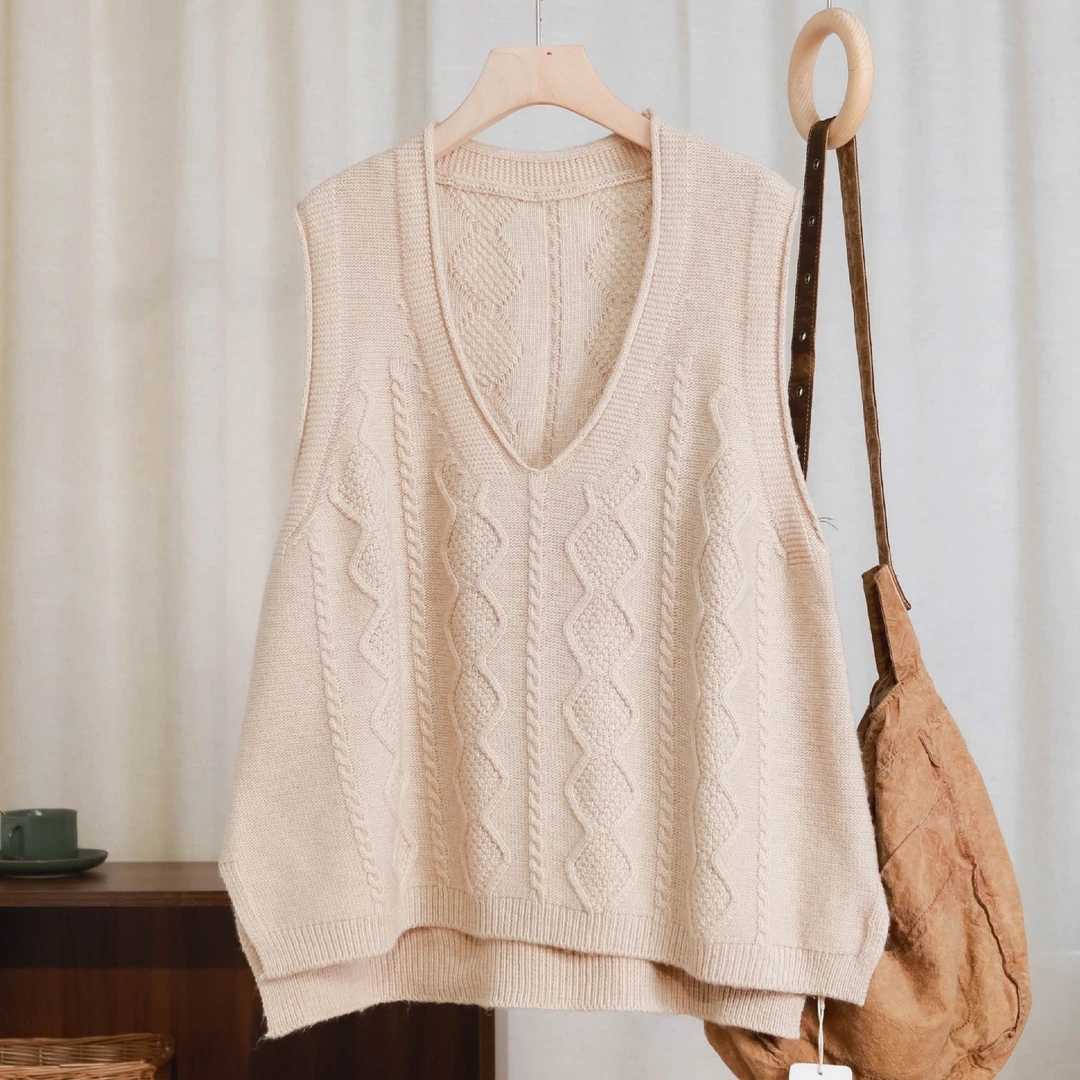 山有鹿鸣日系慵懒风杏色针织马甲女深 V 领 +麻花纹理宽松随性